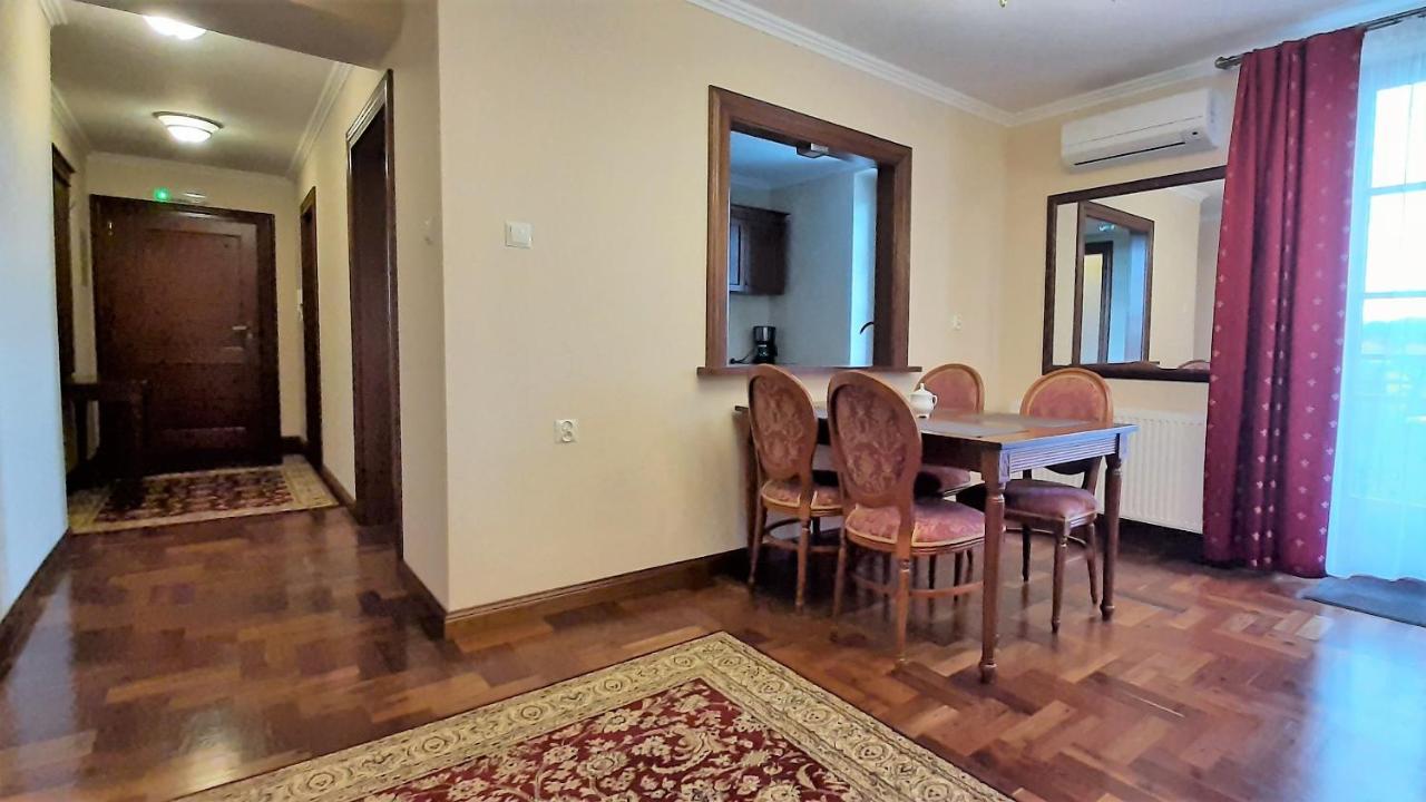 Apartamenty Ucho Igielne Сандомир Екстериор снимка